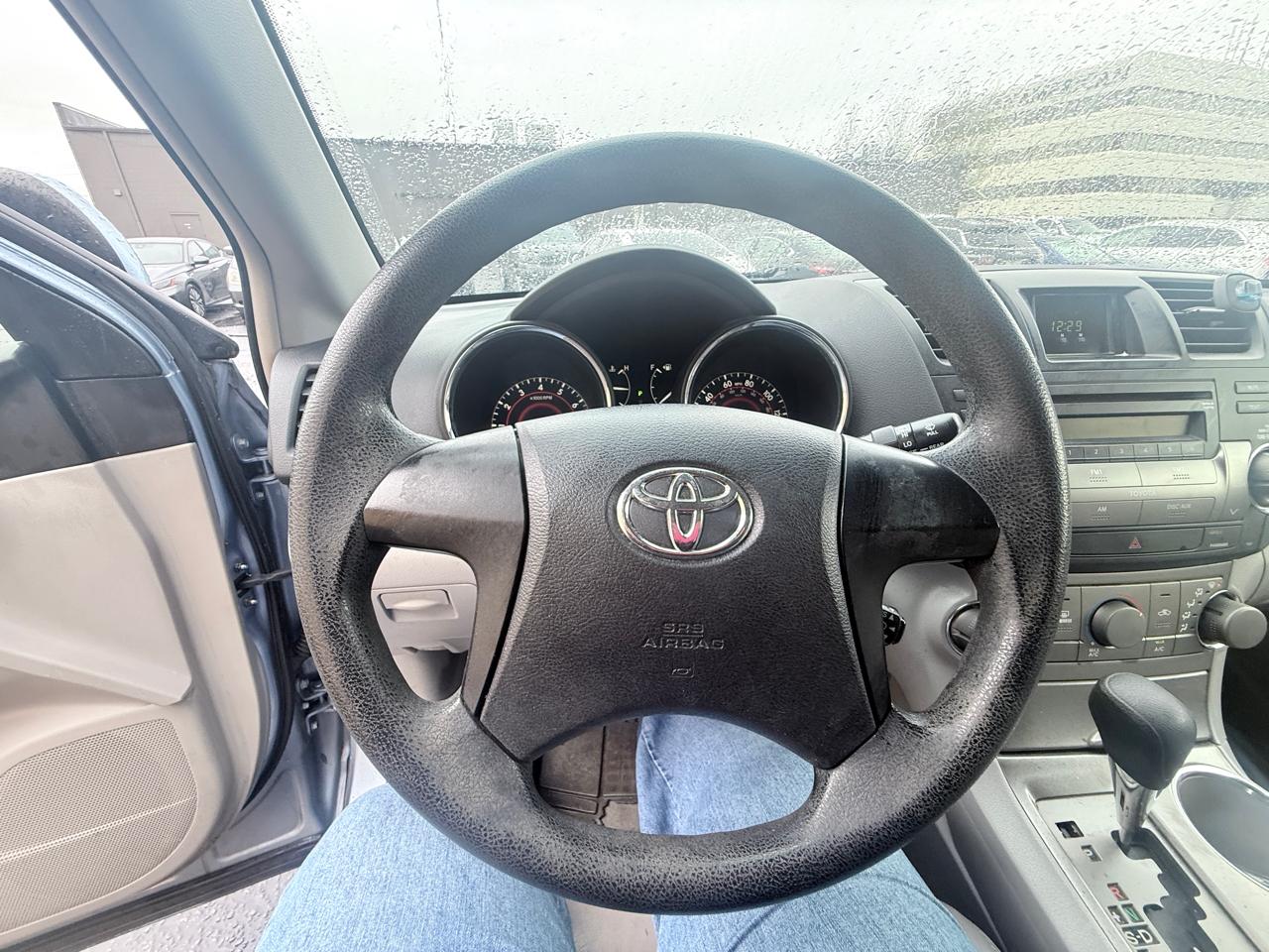 Toyota Highlander Base 4WD 2008