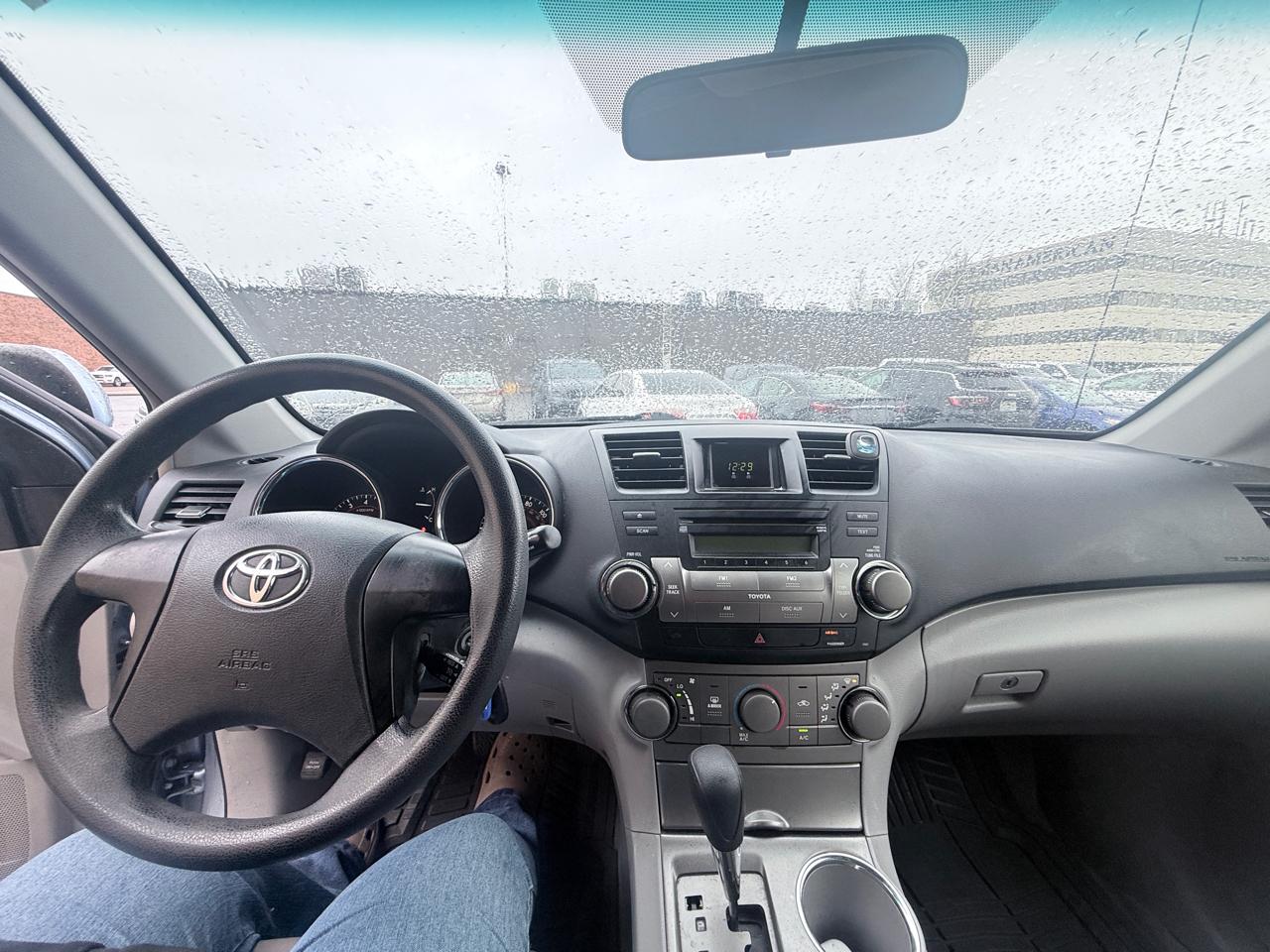 Toyota Highlander Base 4WD 2008