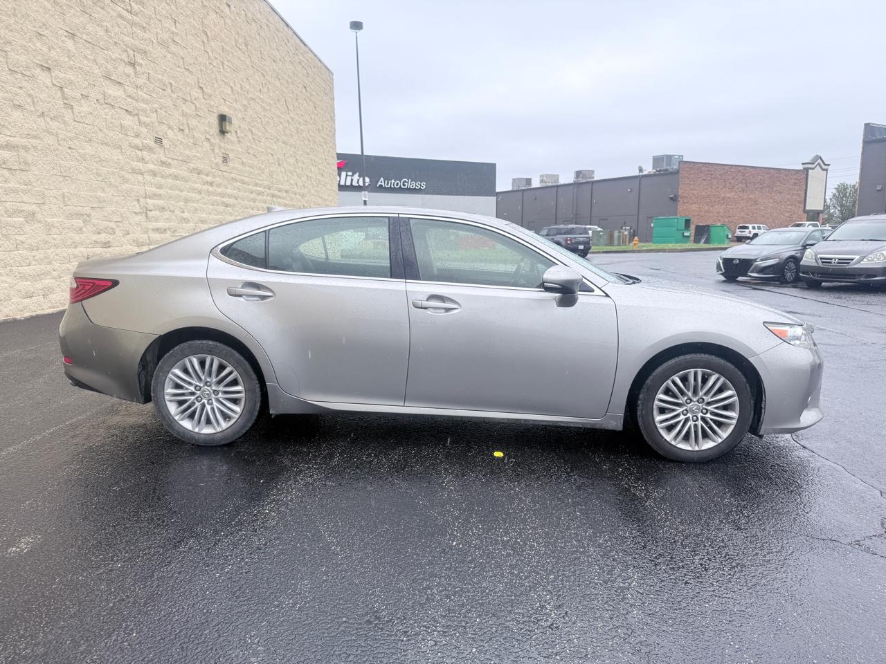 Lexus ES 350 Sedan 2015