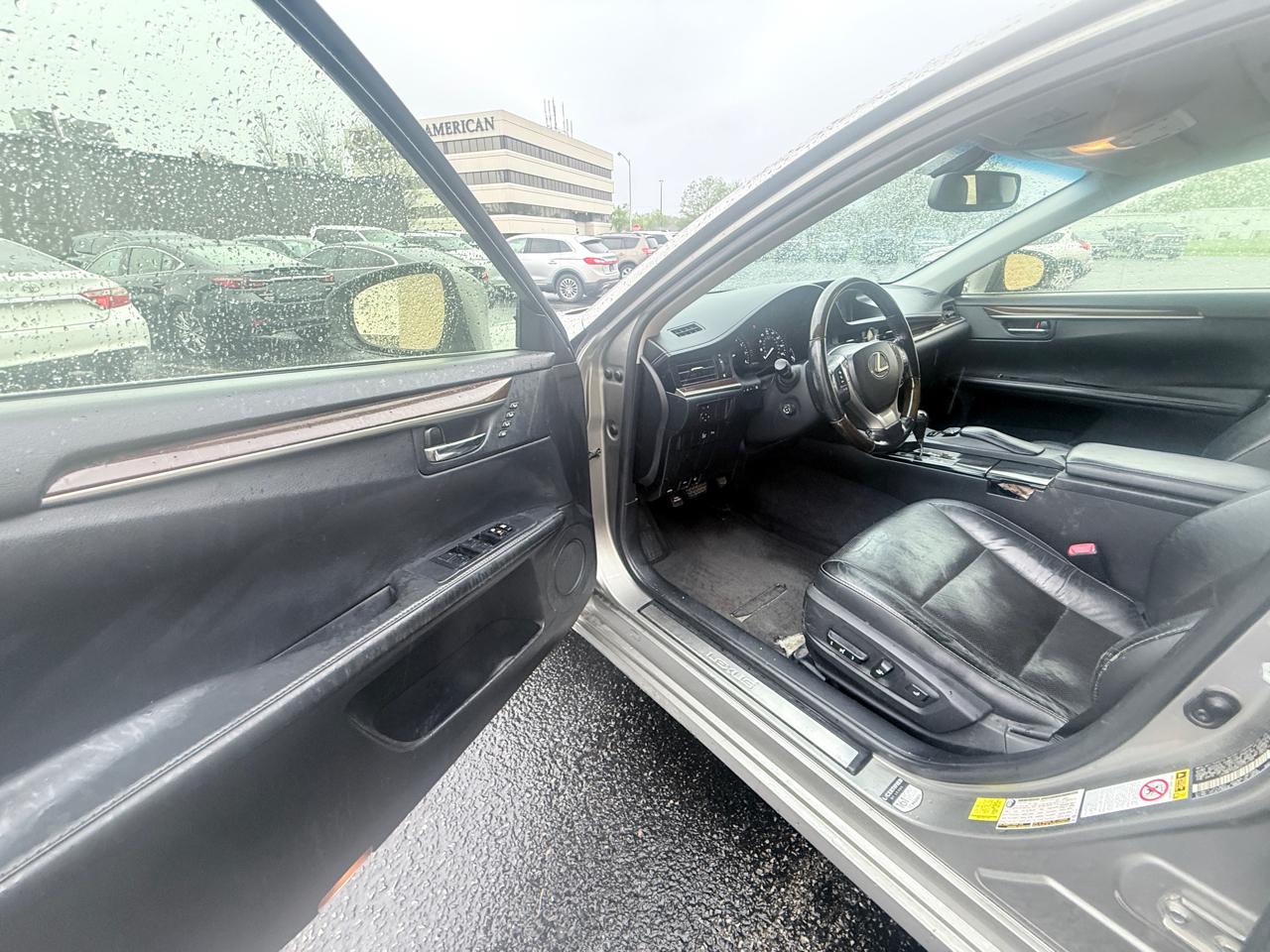 Lexus ES 350 Sedan 2015