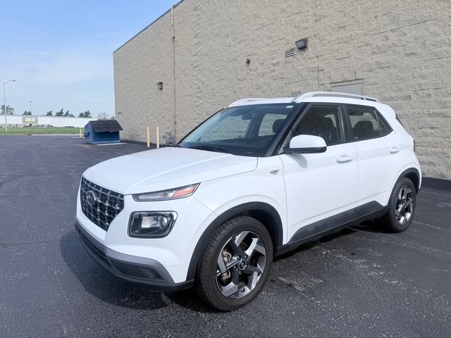 White 2022 Hyundai Venue SEL FWD SUV / Crossover Front-Wheel Drive Automatic