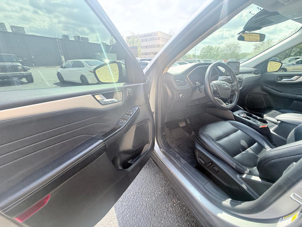 Ford Escape Hybrid SEL AWD 2022