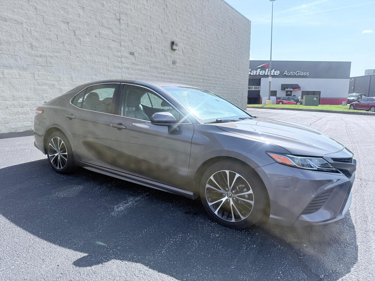 Toyota Camry SE 2020