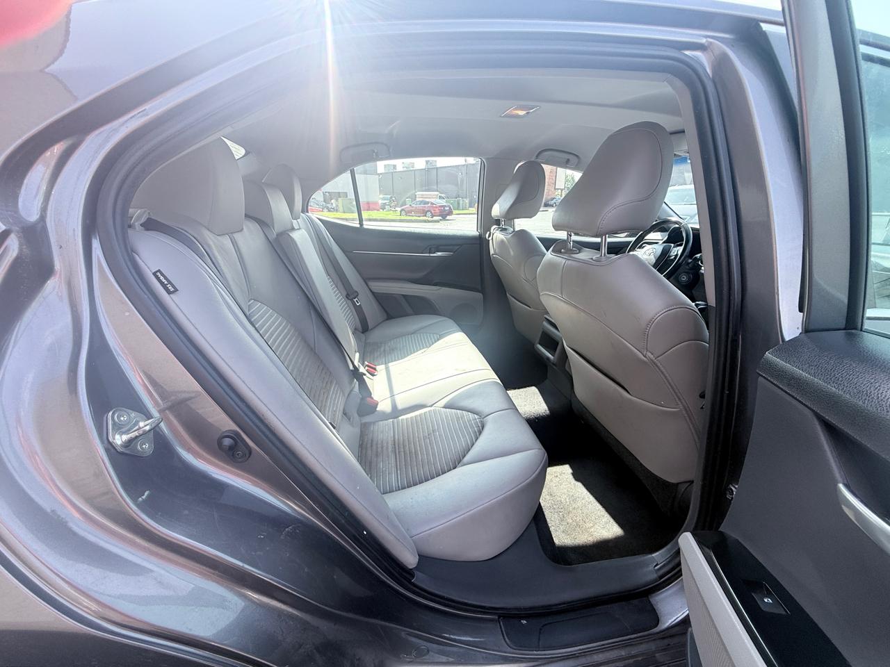 Toyota Camry SE 2020