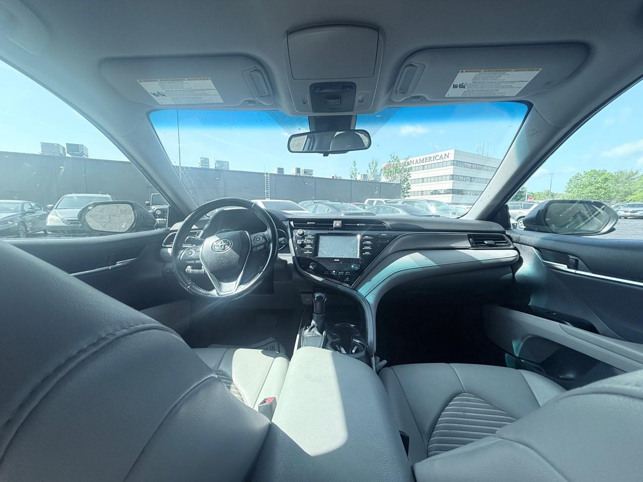 Toyota Camry SE 2020