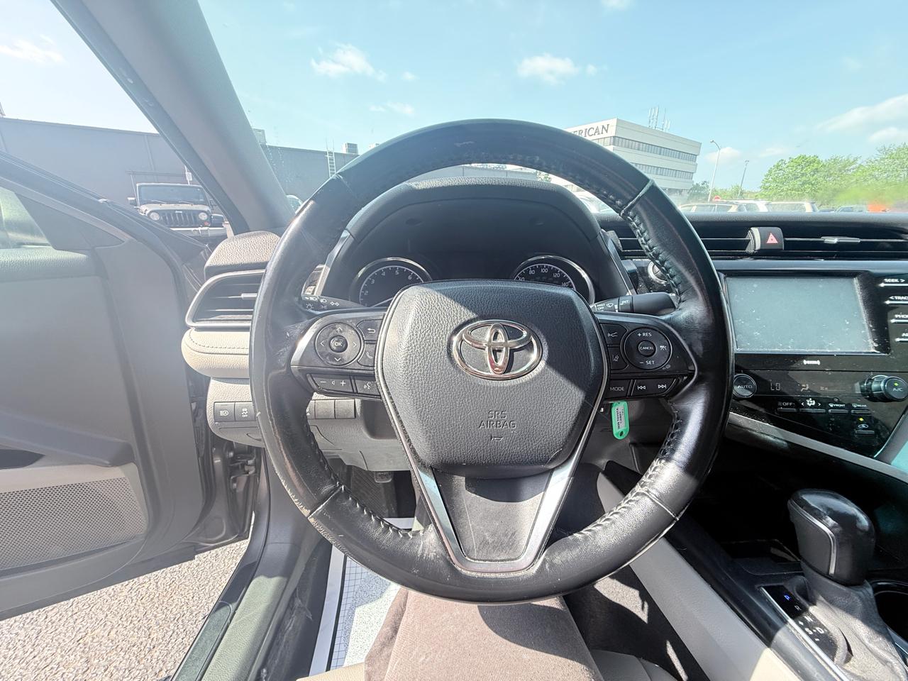 Toyota Camry SE 2020