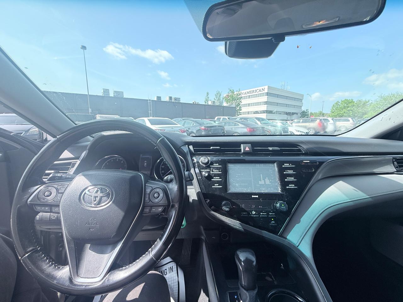 Toyota Camry SE 2020