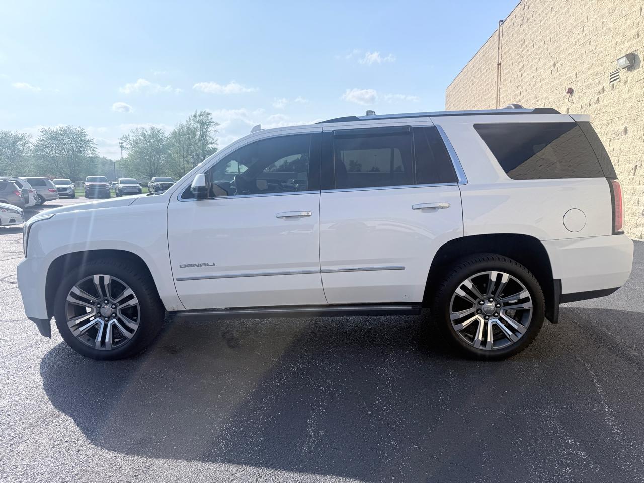 GMC Yukon Denali 4WD 2019