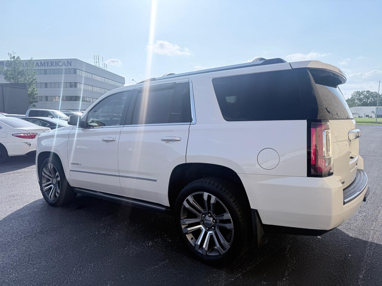 GMC Yukon Denali 4WD 2019