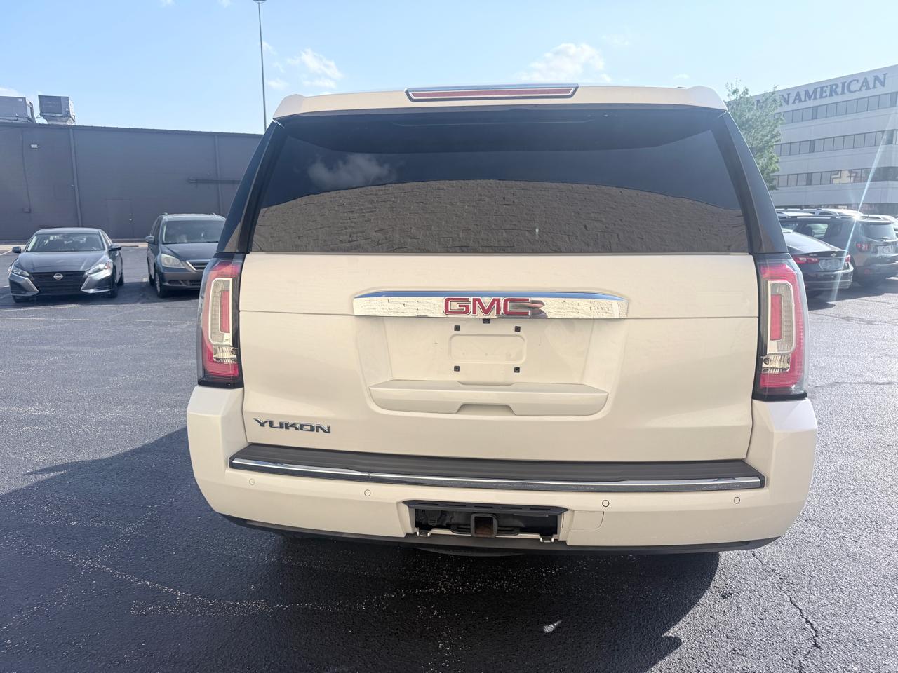 GMC Yukon Denali 4WD 2019