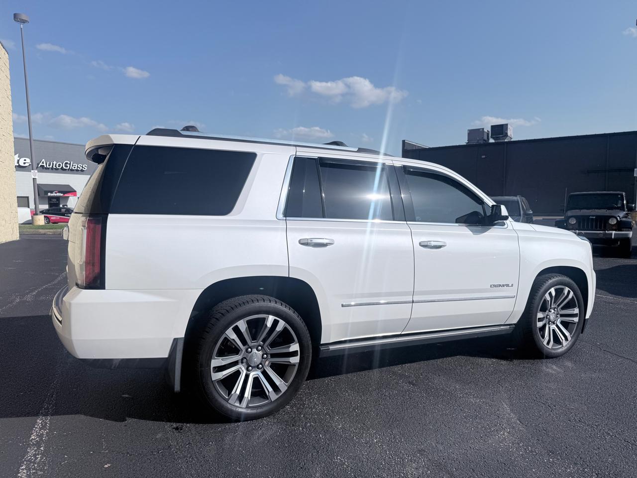 GMC Yukon Denali 4WD 2019