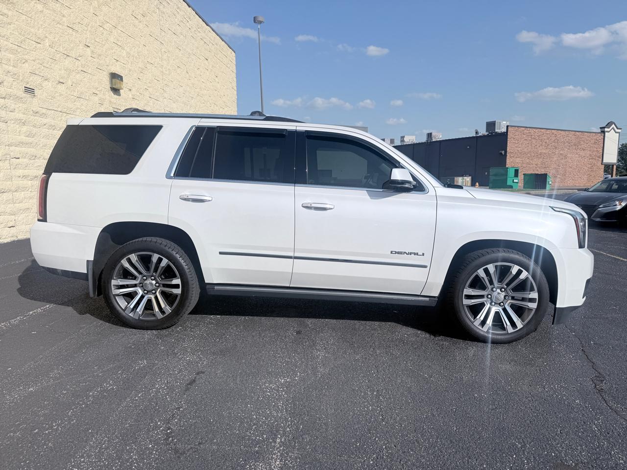 GMC Yukon Denali 4WD 2019