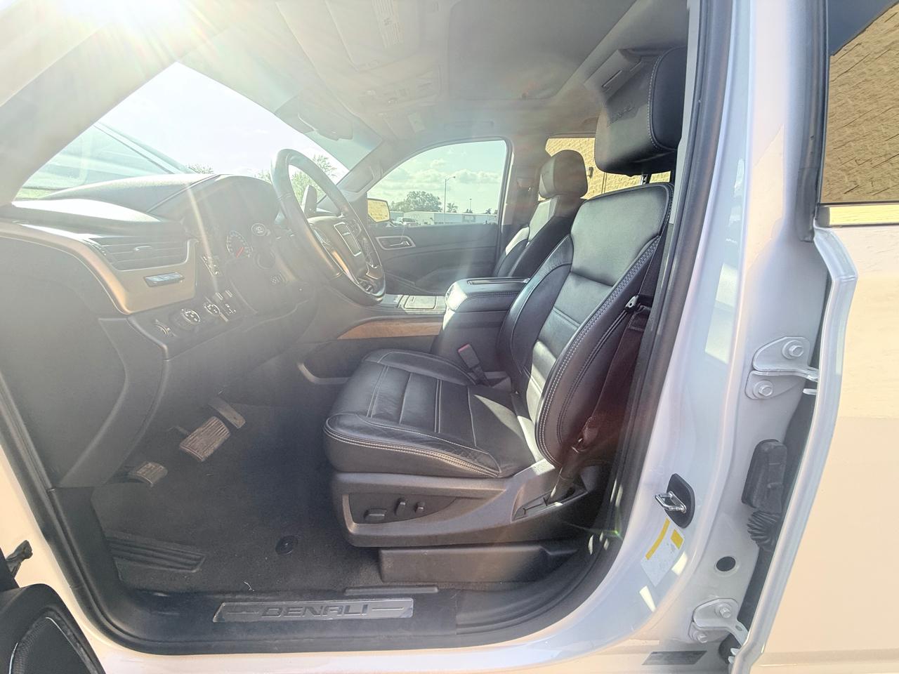 GMC Yukon Denali 4WD 2019