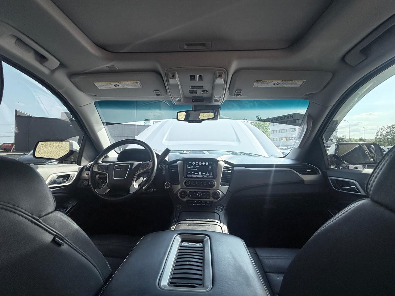 GMC Yukon Denali 4WD 2019