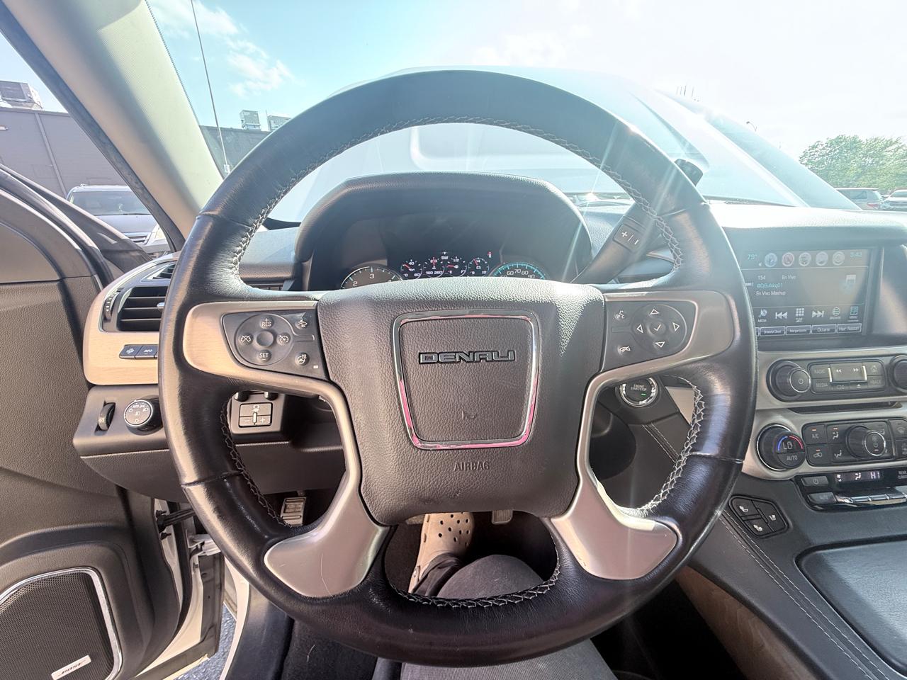 GMC Yukon Denali 4WD 2019