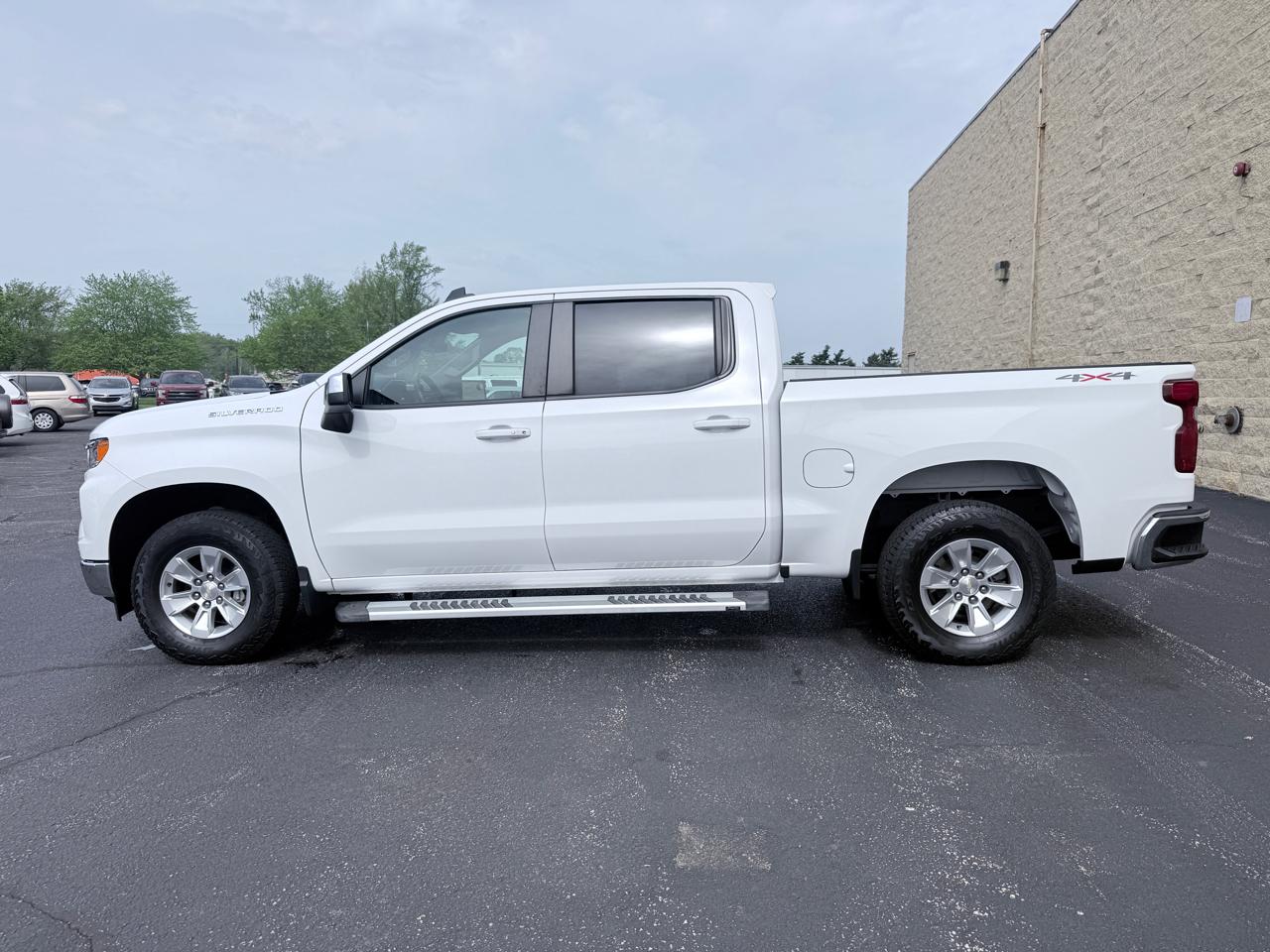 Chevrolet Silverado 1500 LT Crew Cab 4WD 2023