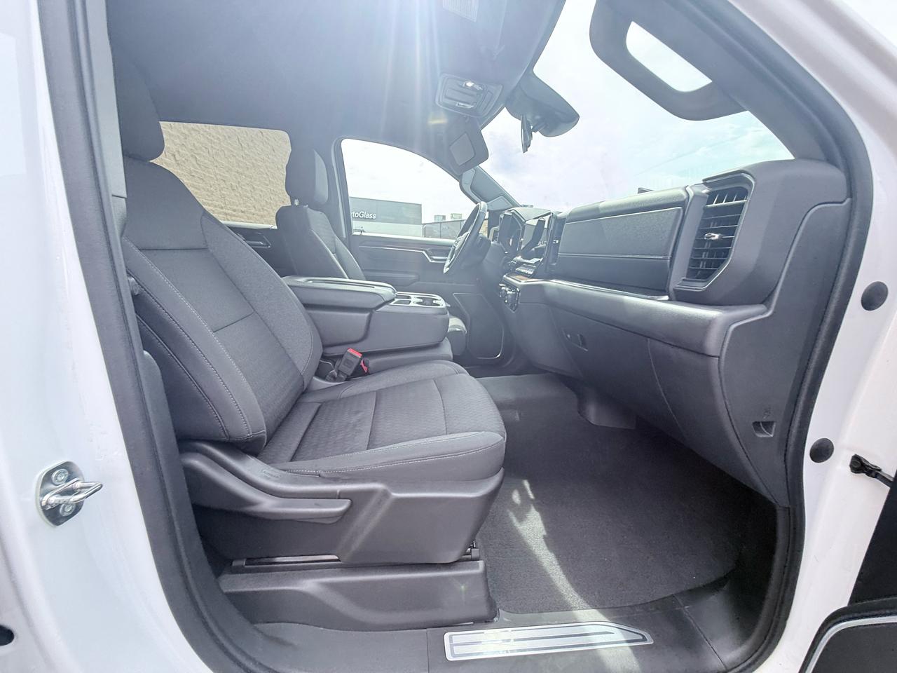 Chevrolet Silverado 1500 LT Crew Cab 4WD 2023