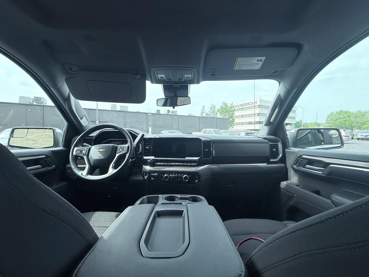 Chevrolet Silverado 1500 LT Crew Cab 4WD 2023