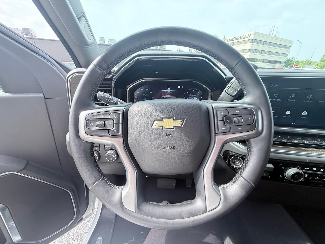 Chevrolet Silverado 1500 LT Crew Cab 4WD 2023