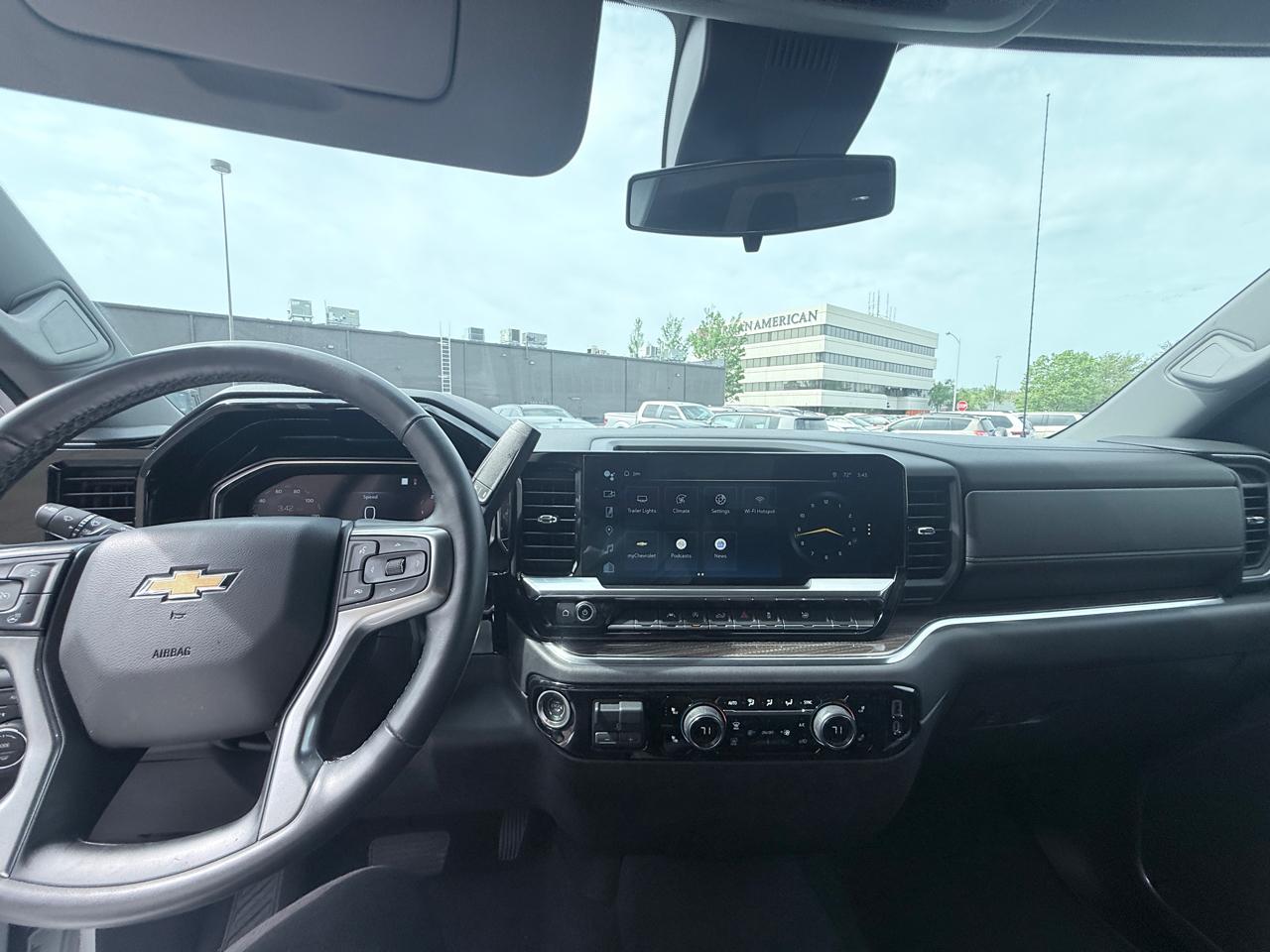 Chevrolet Silverado 1500 LT Crew Cab 4WD 2023