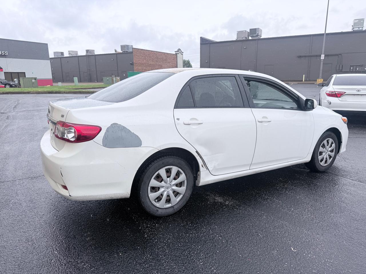 Toyota Corolla S 5-Speed MT 2011