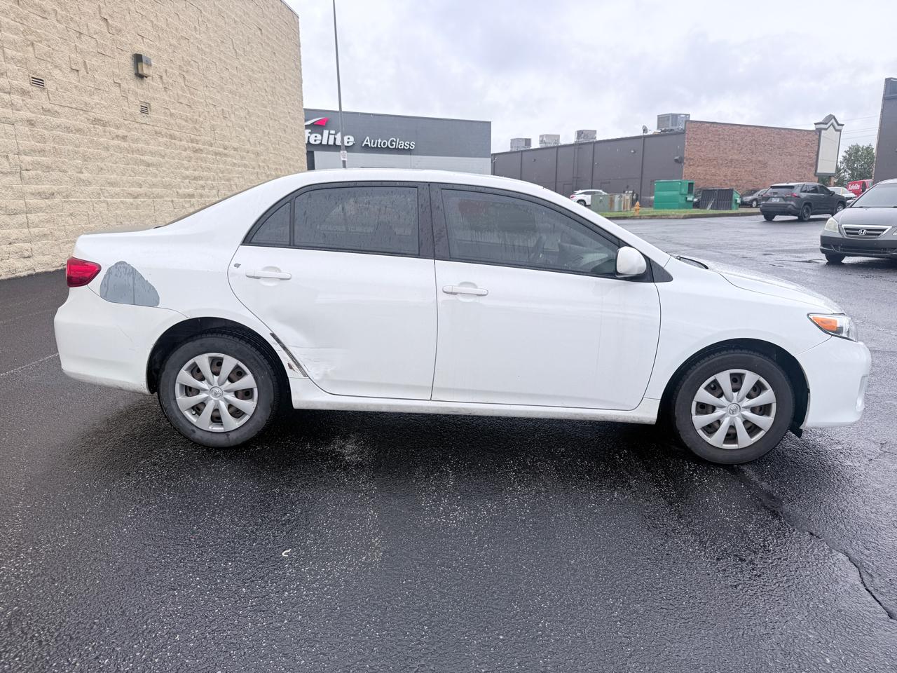 Toyota Corolla S 5-Speed MT 2011