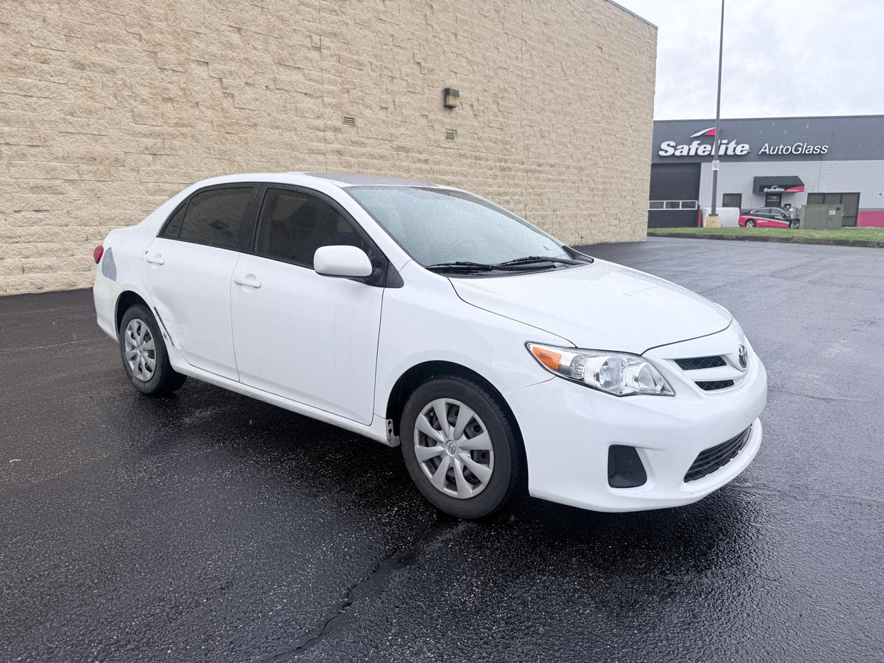 Toyota Corolla S 5-Speed MT 2011