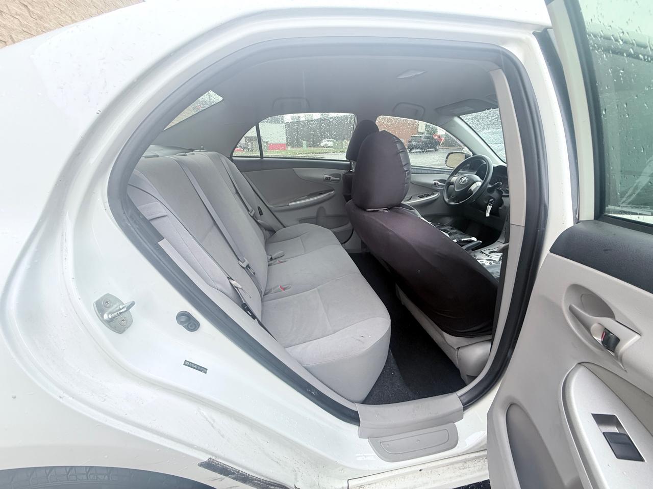 Toyota Corolla S 5-Speed MT 2011