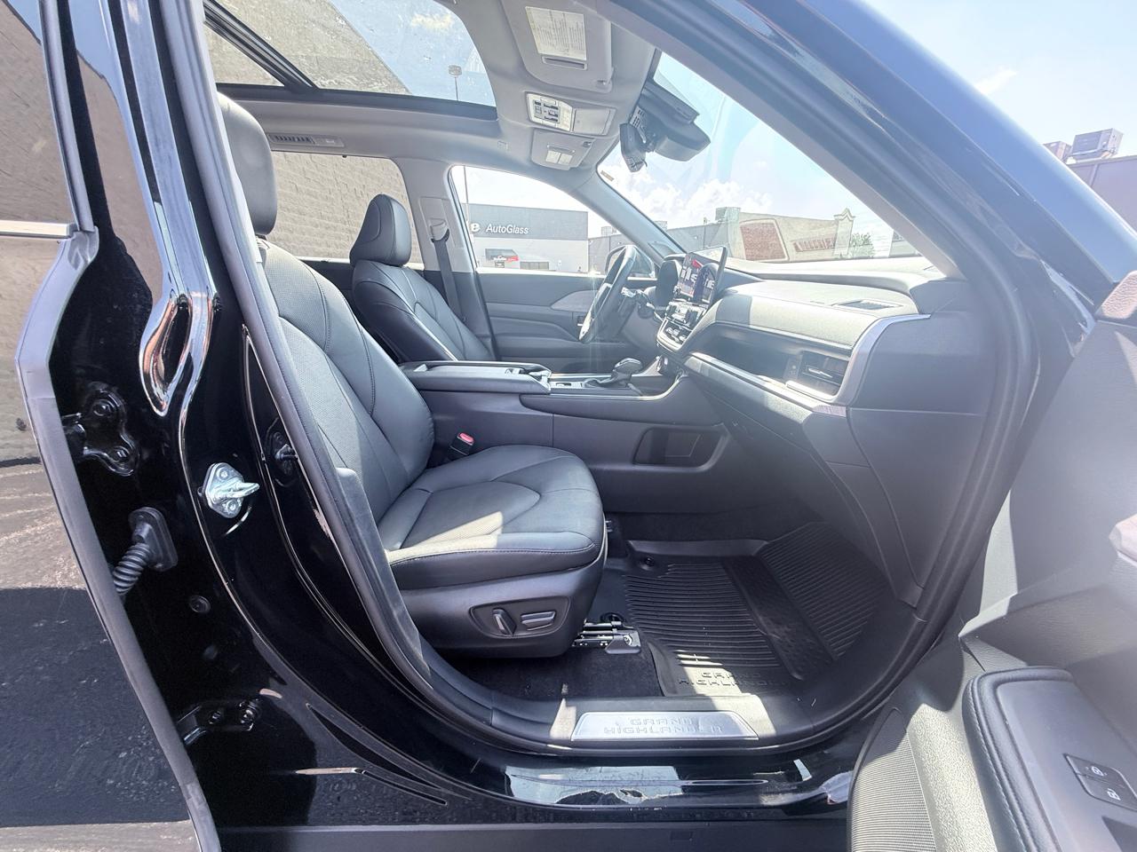 Toyota Grand Highlander XLE AWD 2025