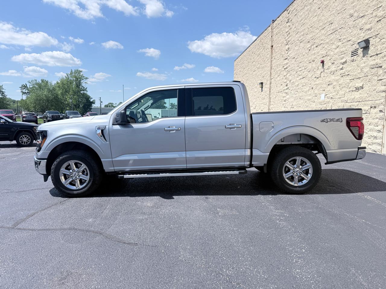 Ford F-150 XLT SuperCrew 4WD 2025