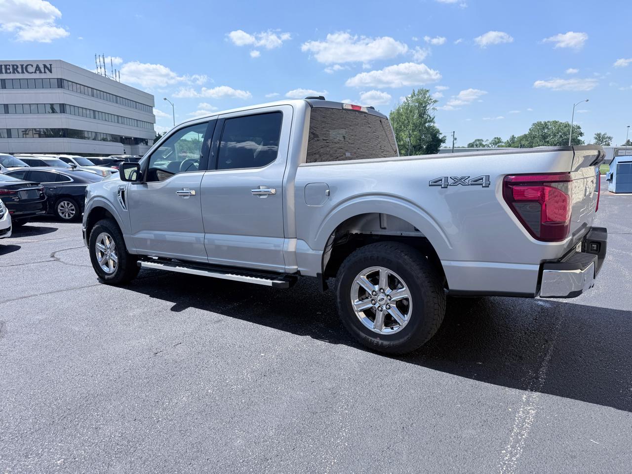 Ford F-150 XLT SuperCrew 4WD 2025