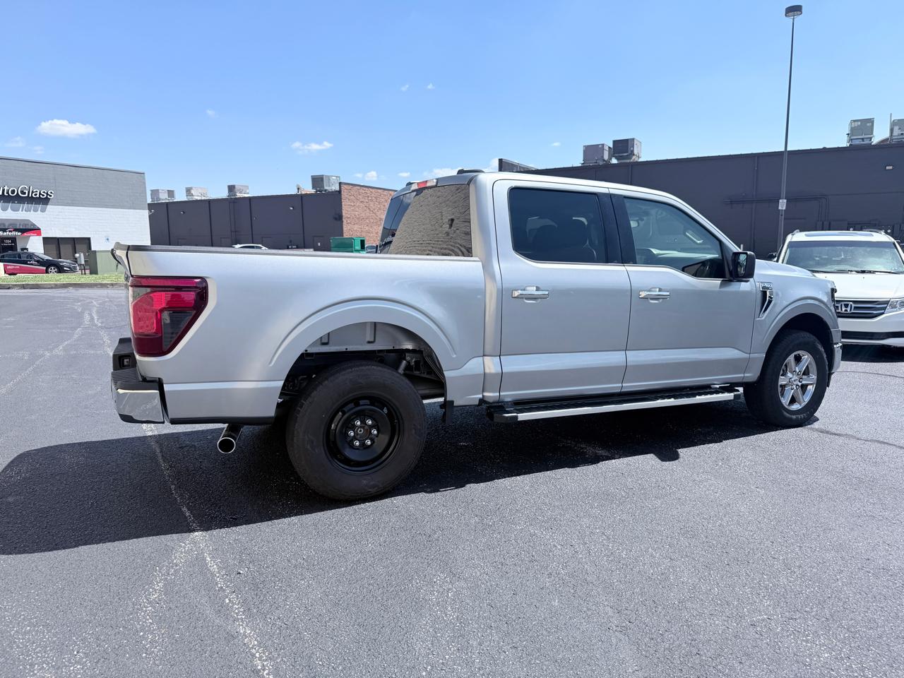 Ford F-150 XLT SuperCrew 4WD 2025