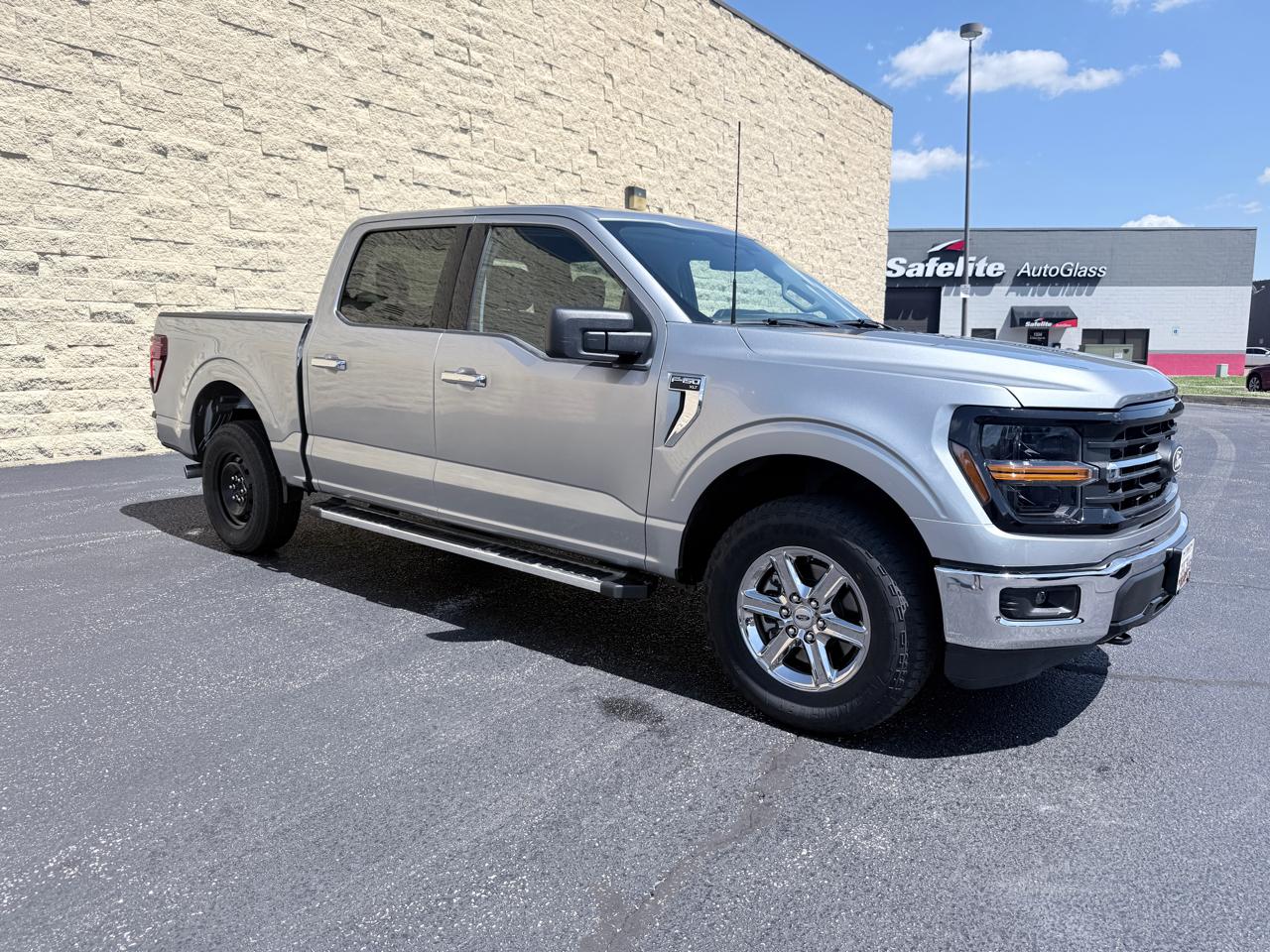 Ford F-150 XLT SuperCrew 4WD 2025