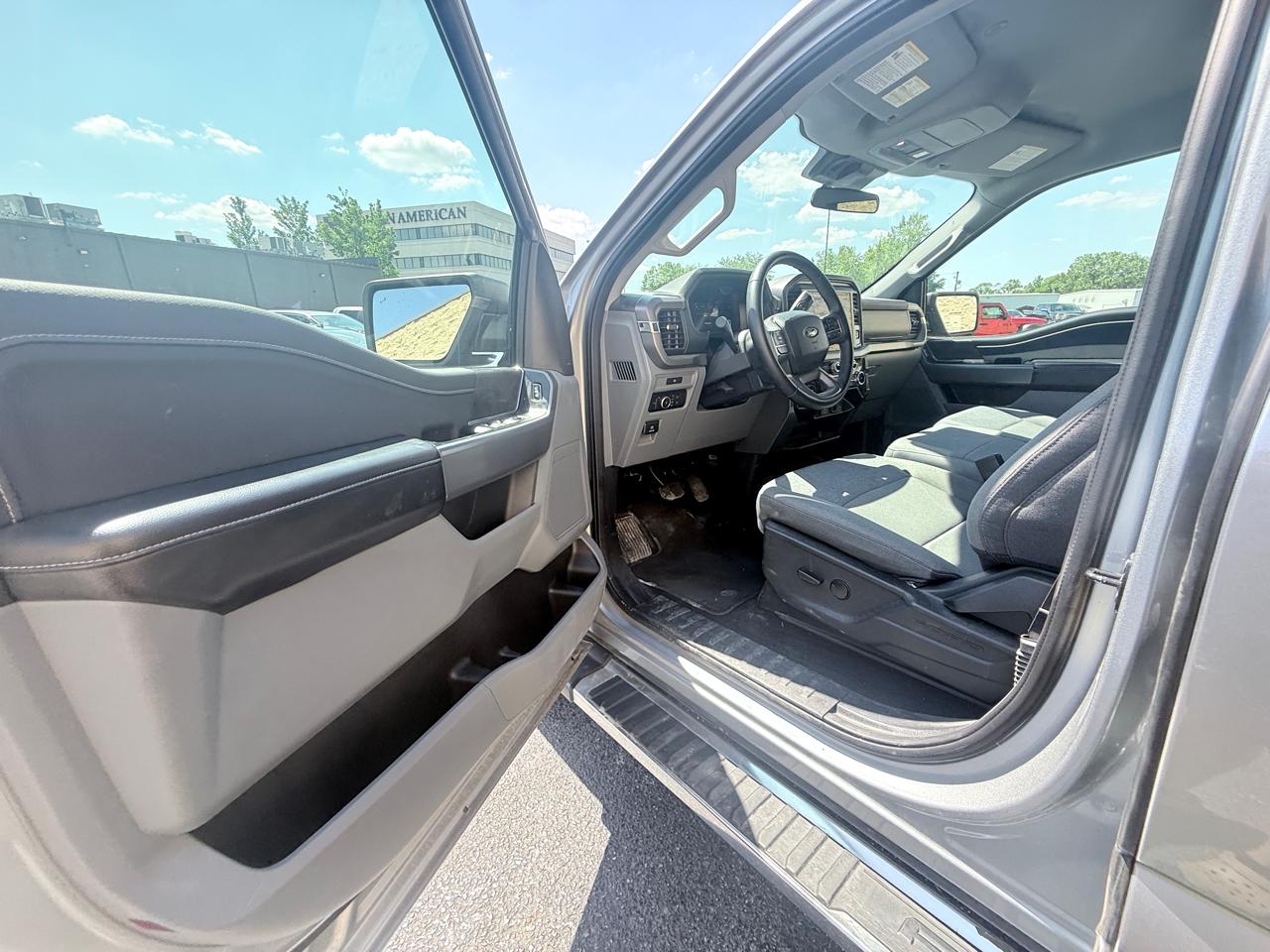 Ford F-150 XLT SuperCrew 4WD 2025