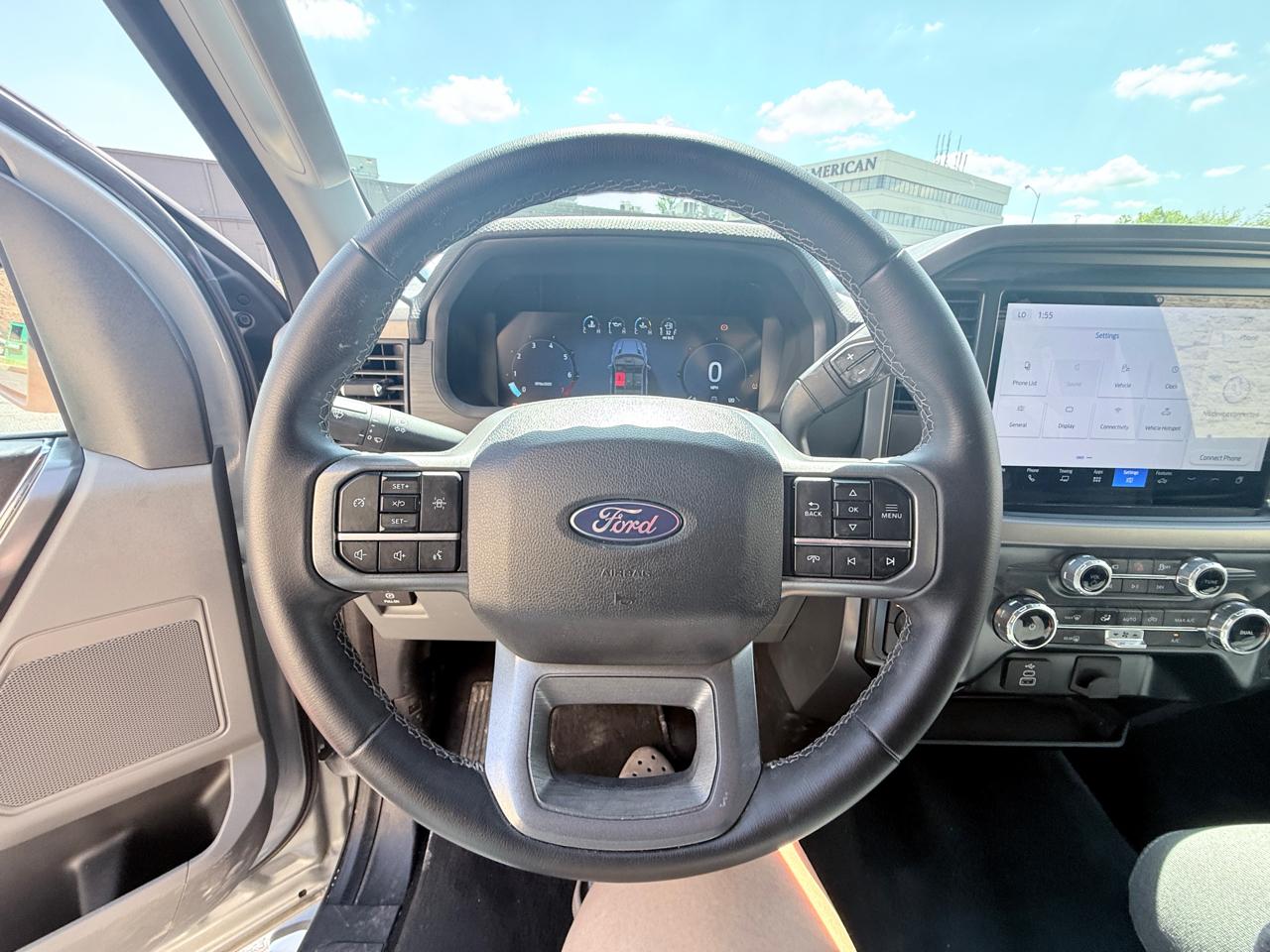 Ford F-150 XLT SuperCrew 4WD 2025