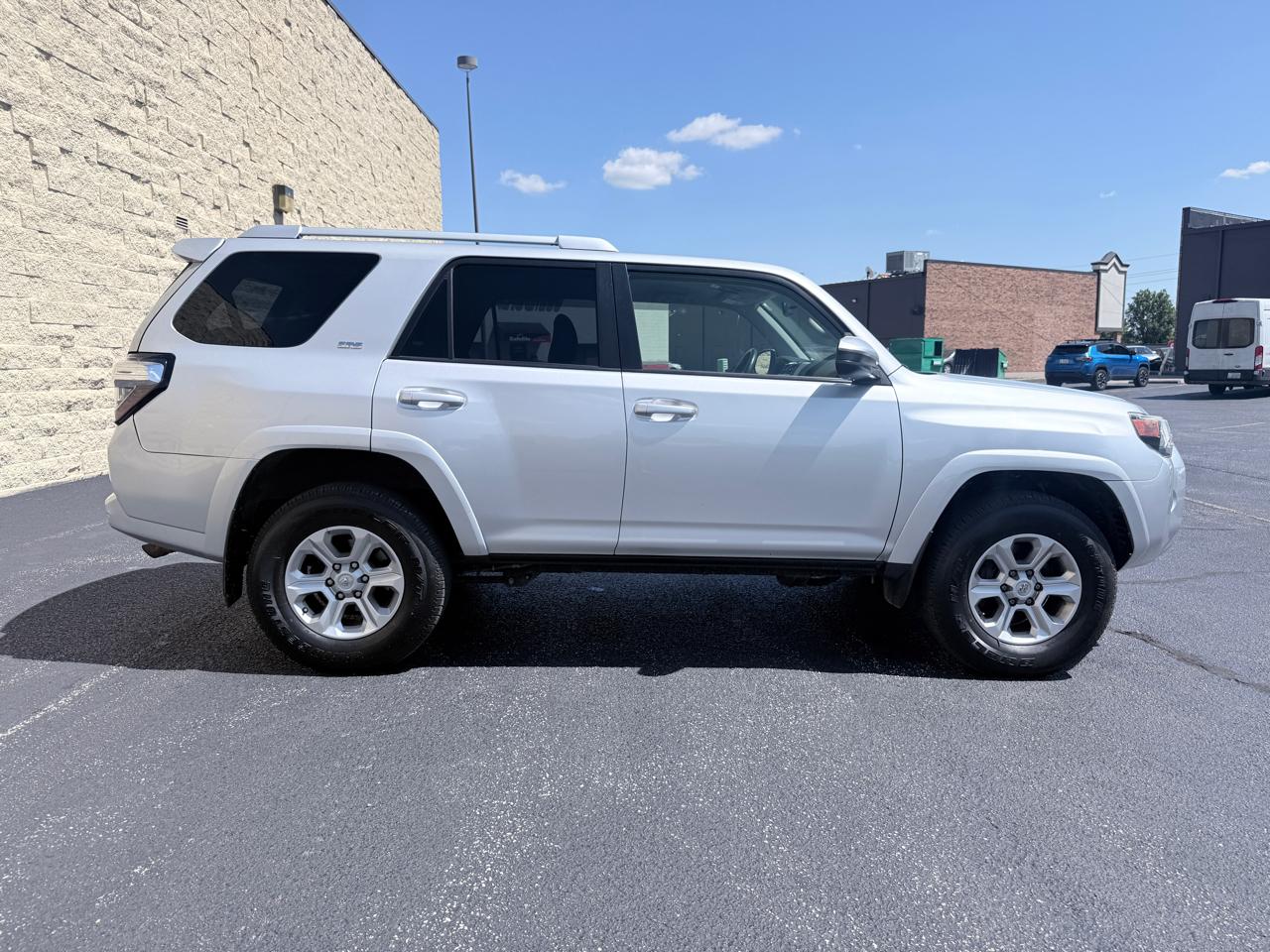 Toyota 4Runner SR5 4WD 2015