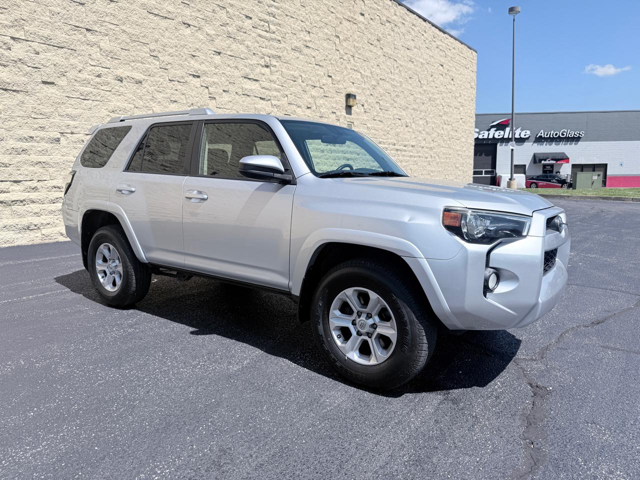 Toyota 4Runner SR5 4WD 2015