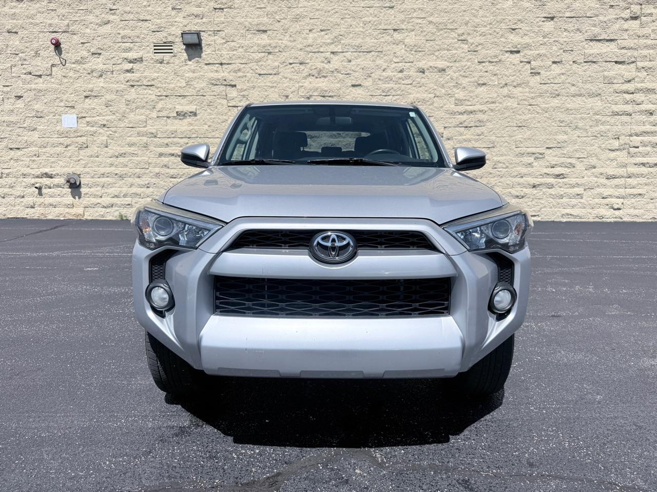 Toyota 4Runner SR5 4WD 2015