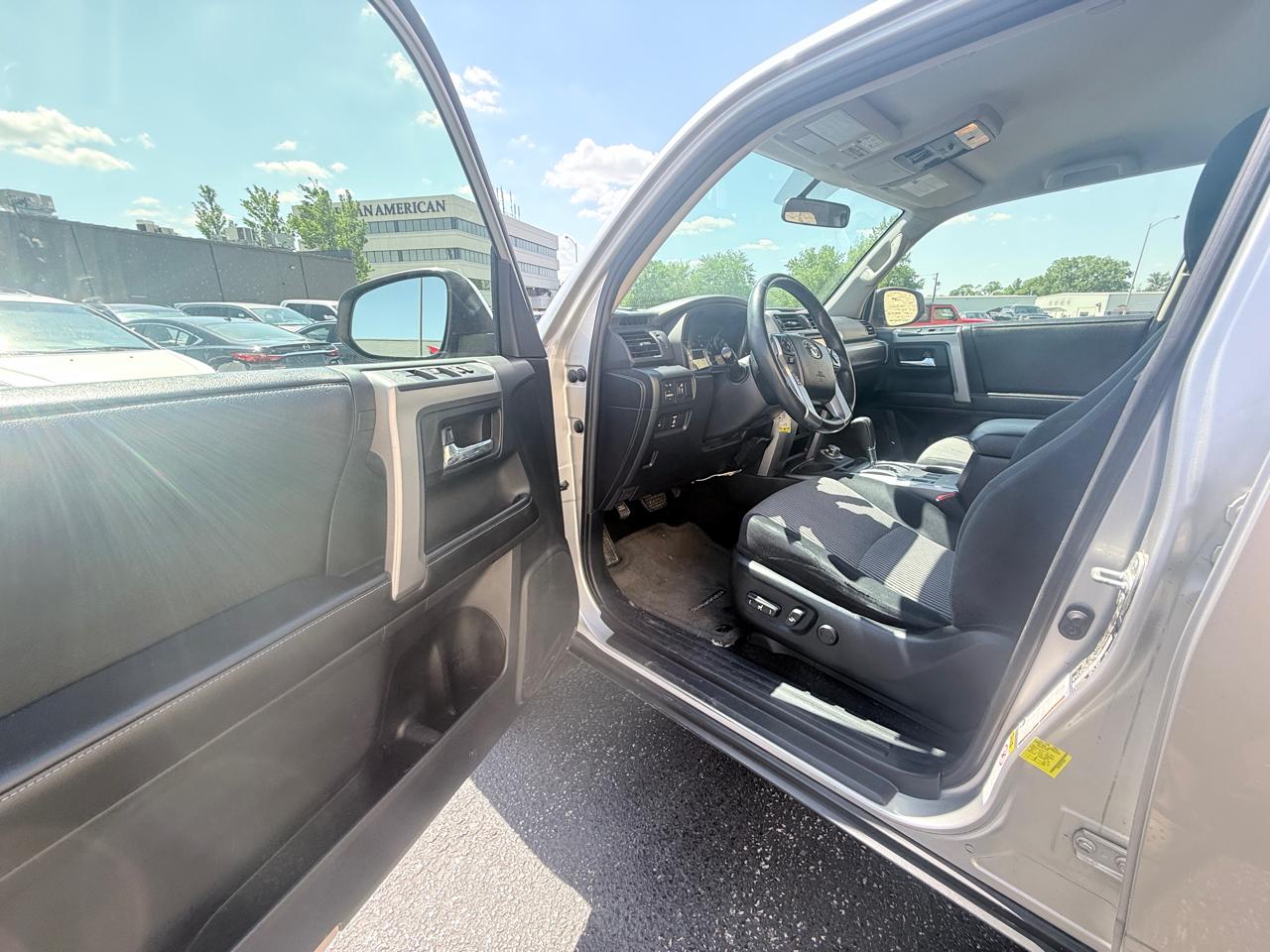 Toyota 4Runner SR5 4WD 2015