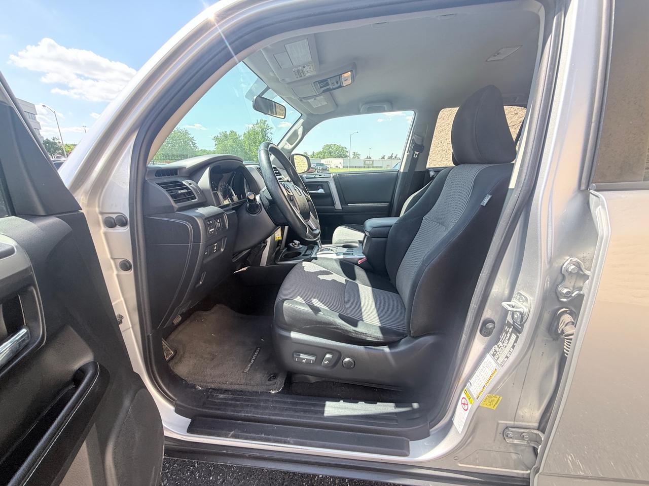 Toyota 4Runner SR5 4WD 2015
