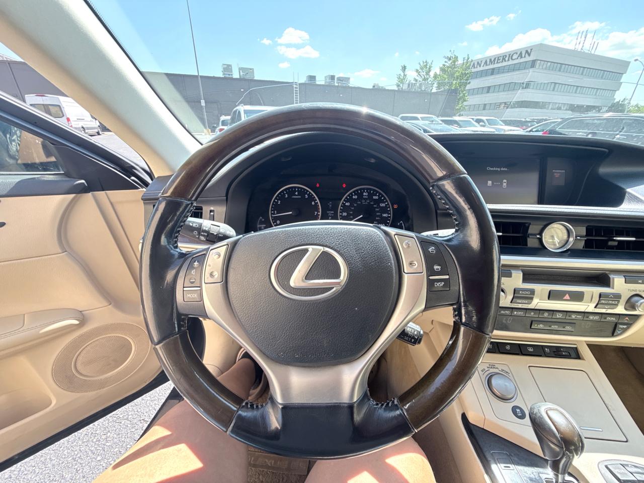 Lexus ES 350 Sedan 2015