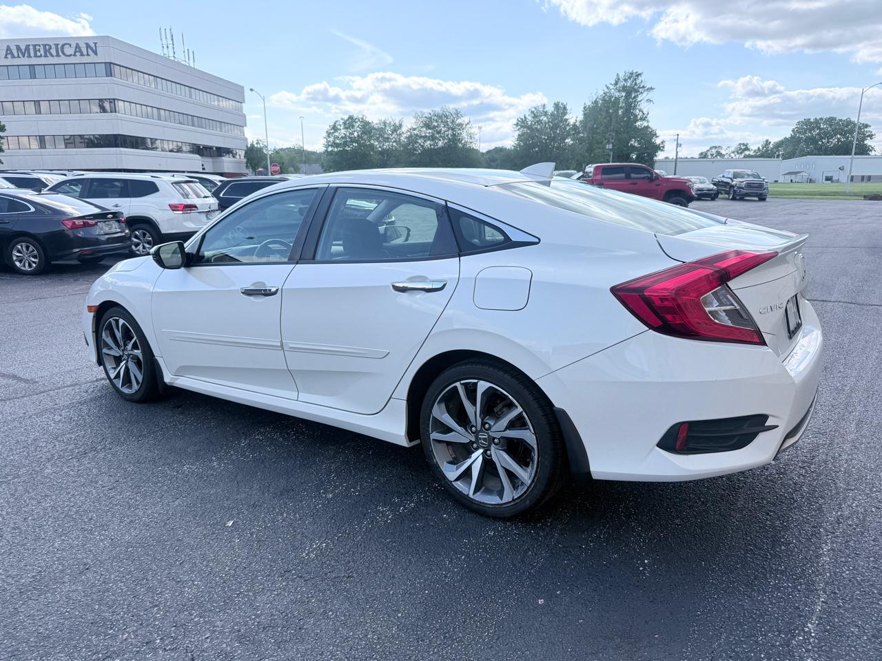 Honda Civic Touring Sedan CVT 2019