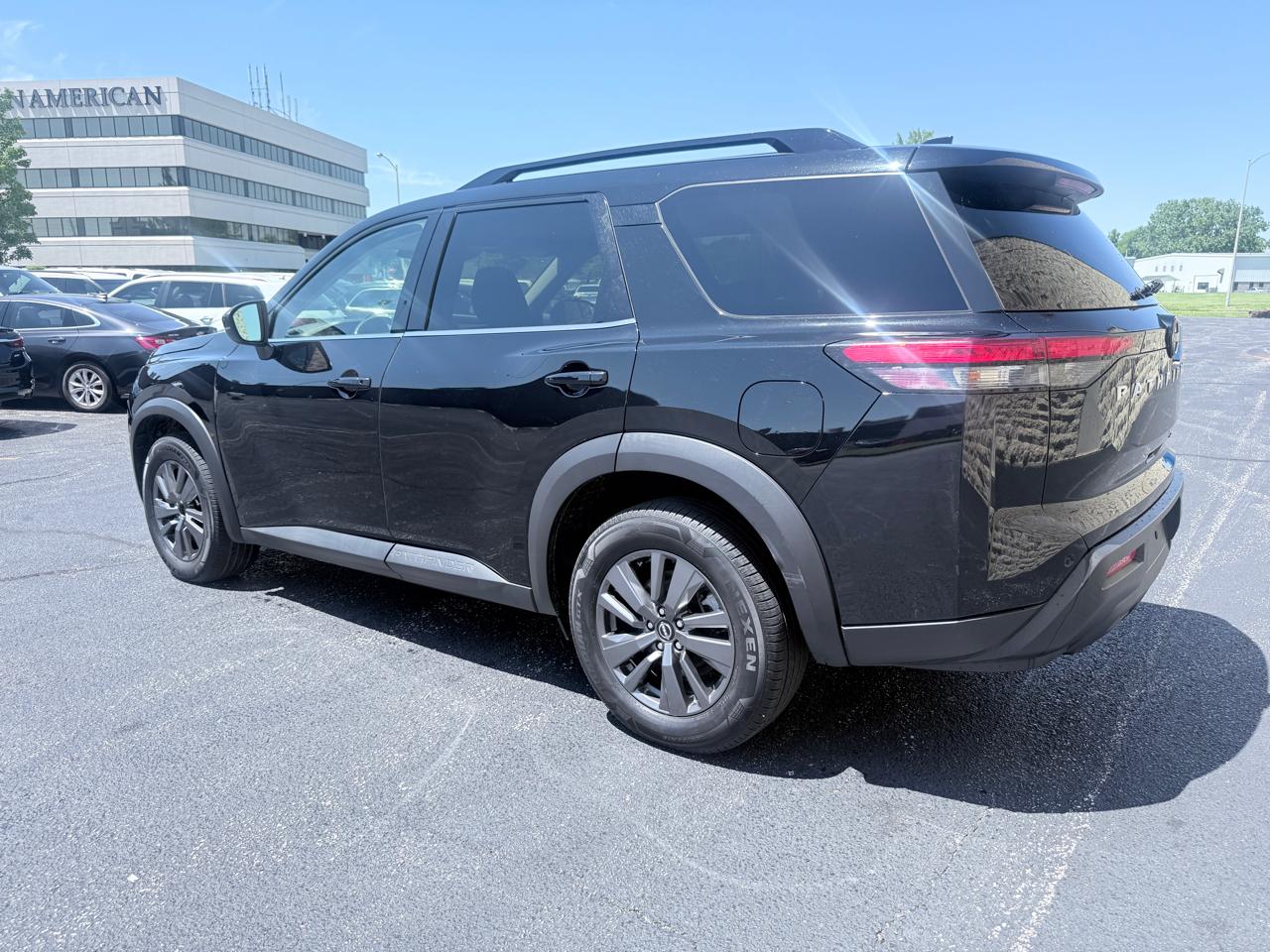Nissan Pathfinder SV 4WD 2022
