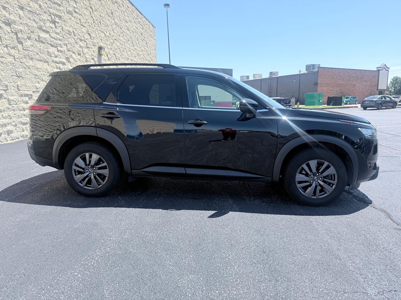 Nissan Pathfinder SV 4WD 2022