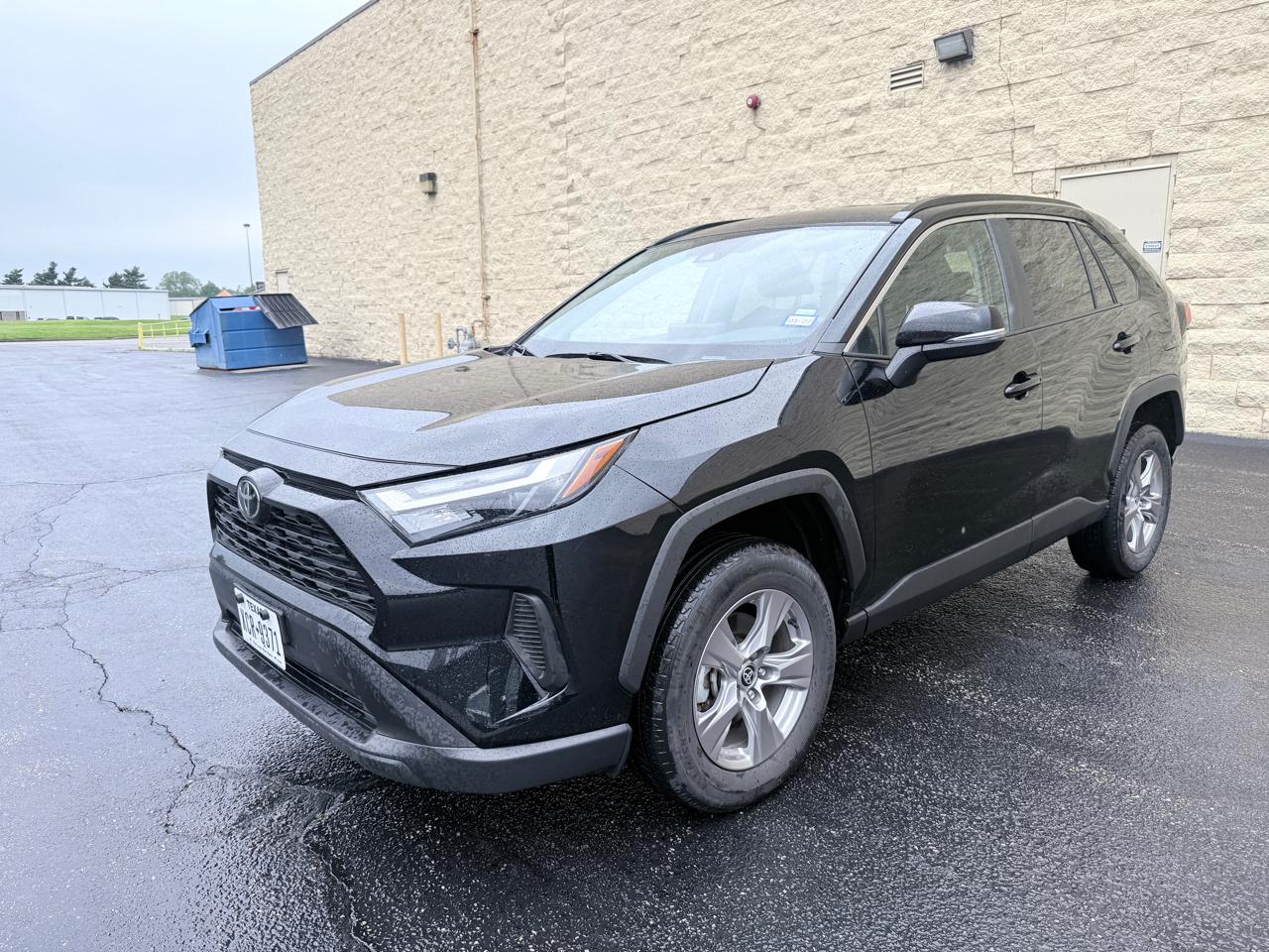 Toyota RAV4 XLE 2025