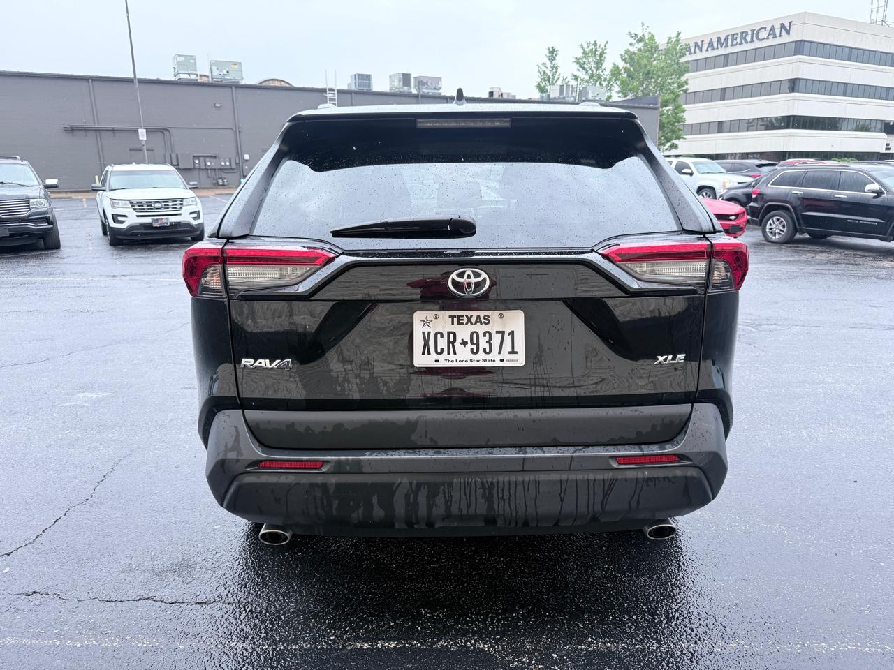 Toyota RAV4 XLE 2025