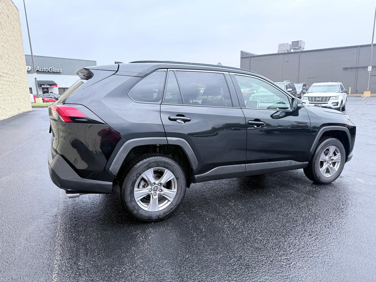 Toyota RAV4 XLE 2025