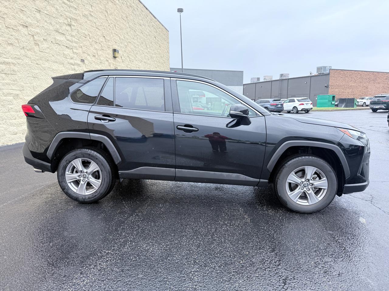 Toyota RAV4 XLE 2025