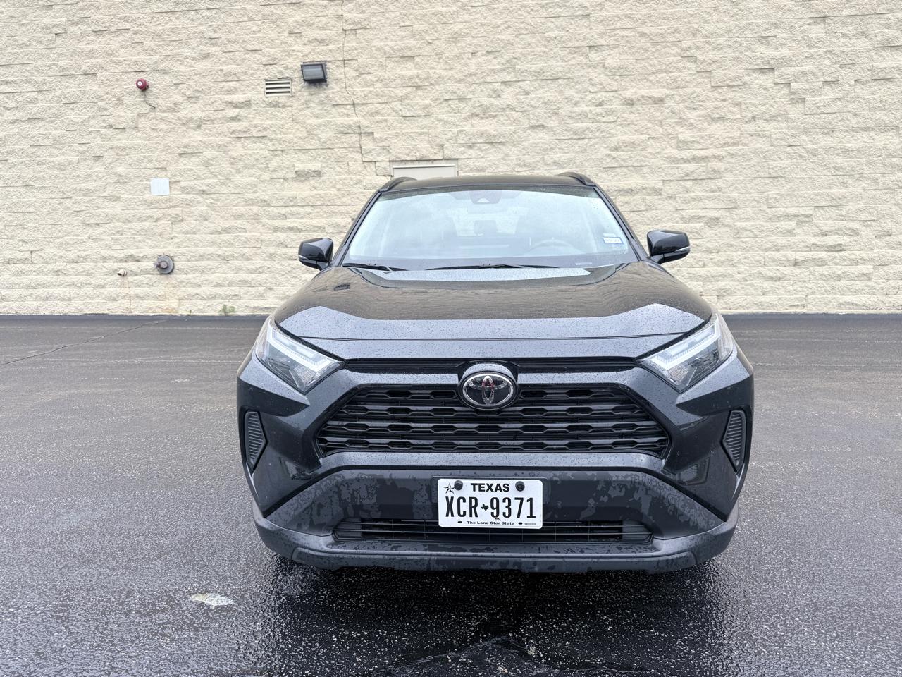 Toyota RAV4 XLE 2025