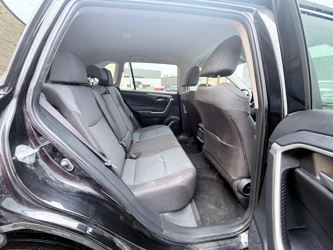 Toyota RAV4 XLE 2025